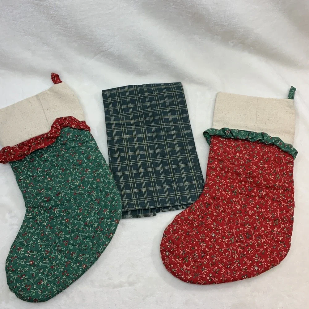 Vtg Valorie's Folk Art Appliqué Red Green Christmas Stockings & Angel Hand Towel